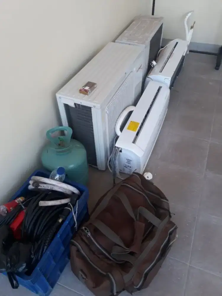 Service AC panggilan perbaikan AC tidak dingin bongkar pasang AC