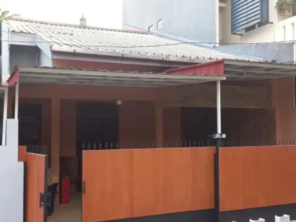 RUMAH KEREN BARU SELESAI RENOV DI KOMPLEK PONDOK  BAMBU