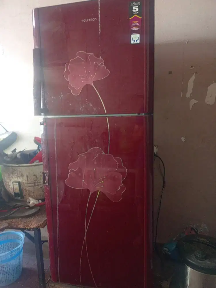 Kulkas polytron 2 pintu ( enggak dingin enggak beku )