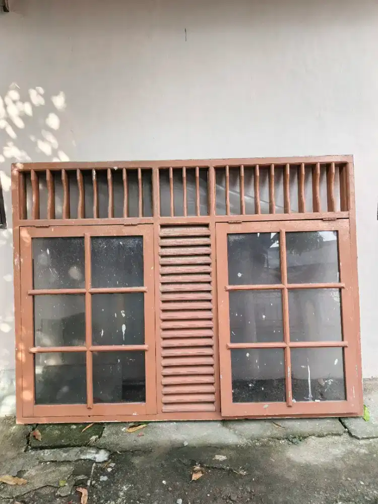Kusen Jendela Kayu