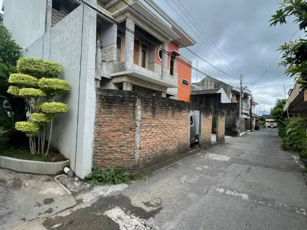 `jual tanah di demangan timoho bonus bangunan 2 lantai COCOK UNTUK GUDANG KANTOR KOSTEL