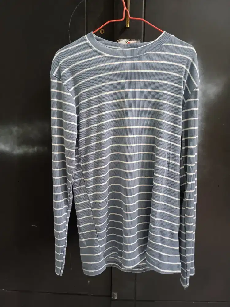 Kaos Salur Lengan Panjang