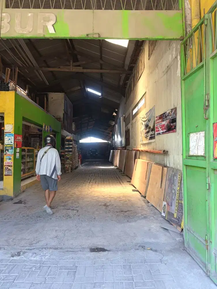 TANAH + BANGUNAN STRATEGIS DI JALAN RAYA WIYUNG – SURABAYA