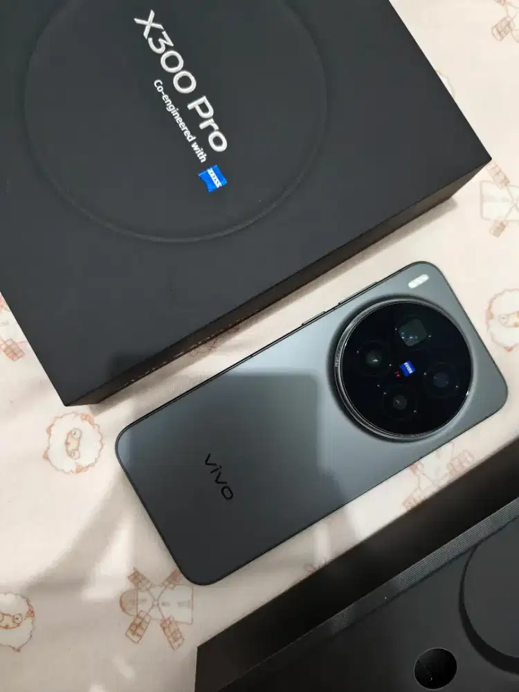 Vivo X300Pro 16/512Gb  Like New