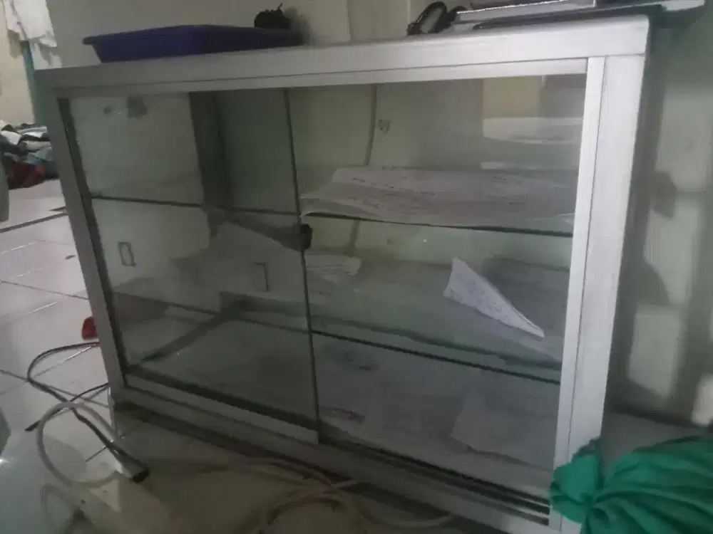 Etalase bagus ukuran 80 cm x 30 cm murah