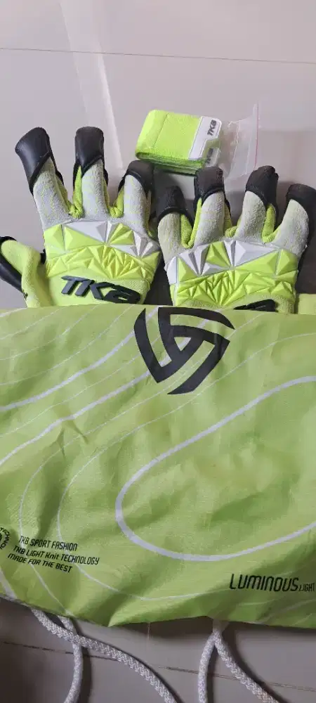 Jual sarung tangan kiper TKB ukuran 9