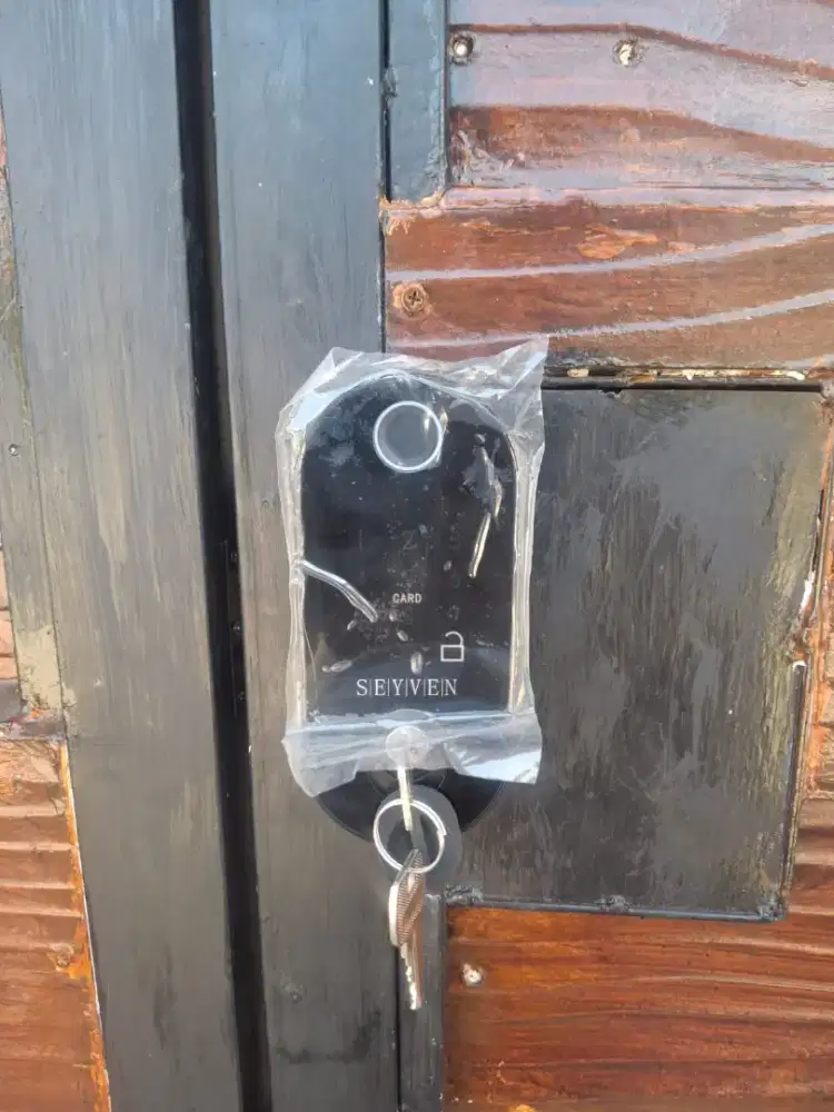 Smart lock untuk pintu outdoor