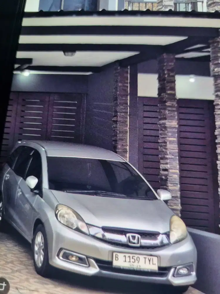Honda Mobilio 2014 Bensin, AT, warna silver type E,