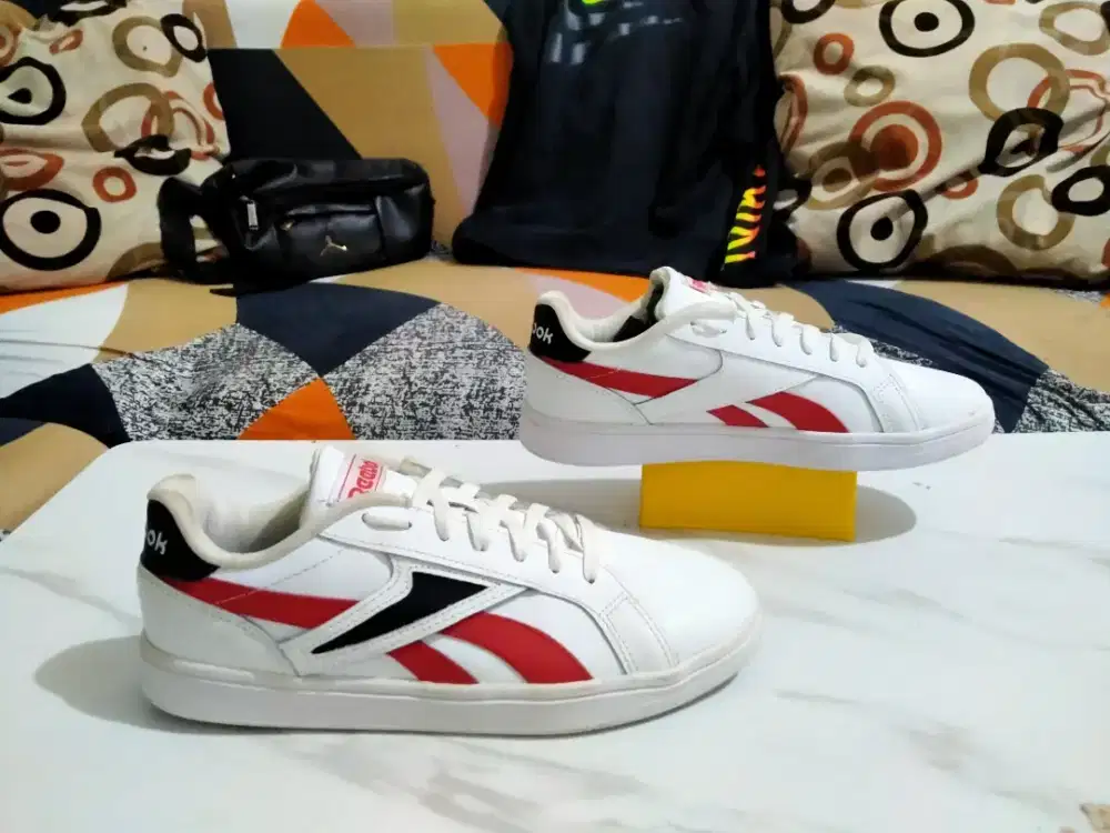 Sepatu Reebok Royal