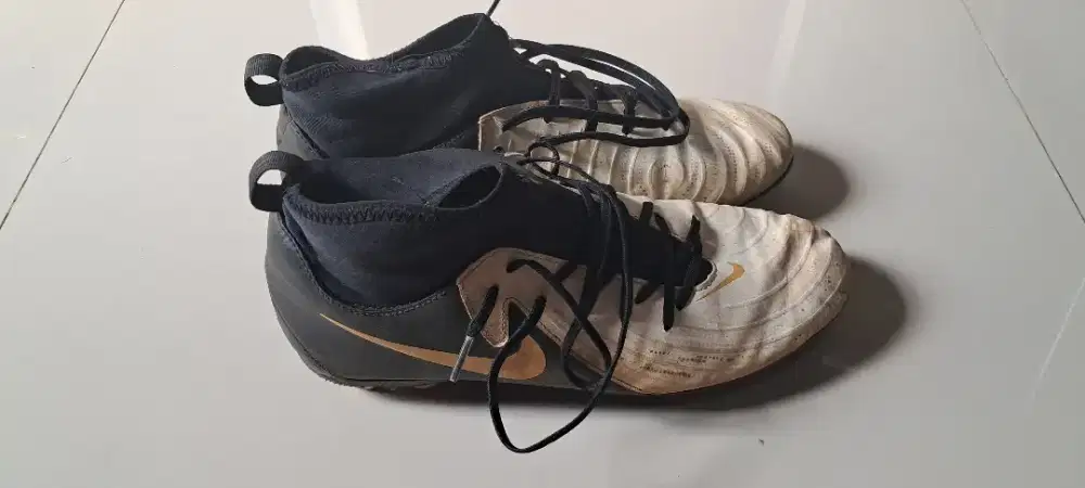 Jual sepatu bola Nike phantomluna ukuran 41