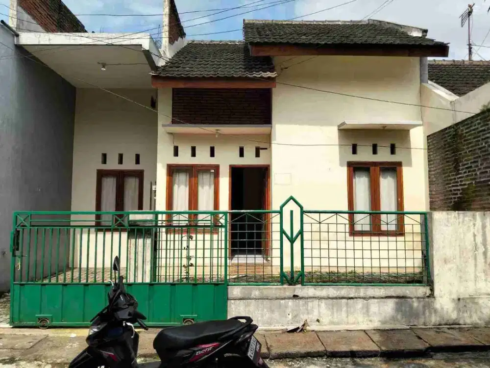 Kontrakan 3 kamar ada kasur perumahan Malang Joyogrand