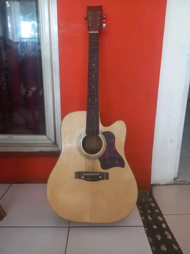 Gitar string kondisi bagus