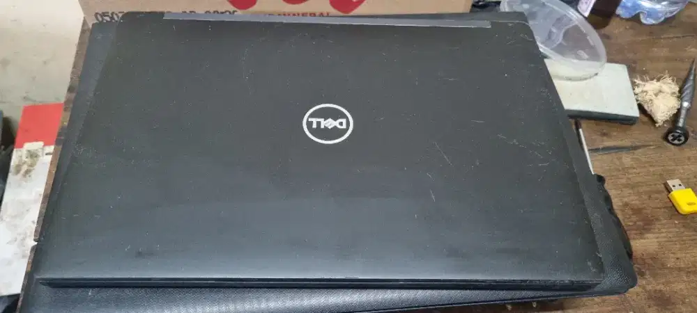 Laptop dell lattitude 7390 12in i5 gen 8 ram 8gb ssd 256gb kb nyala