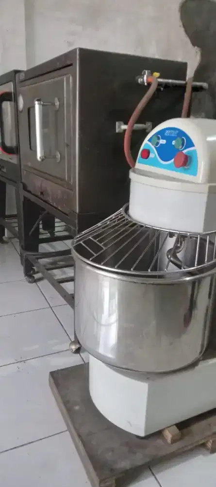 Peralatan Produksi Roti & Bakery