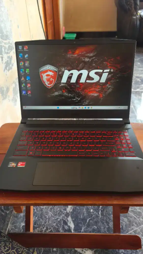 MSI BRAVO 15 B5DD ryzen 7 5800H