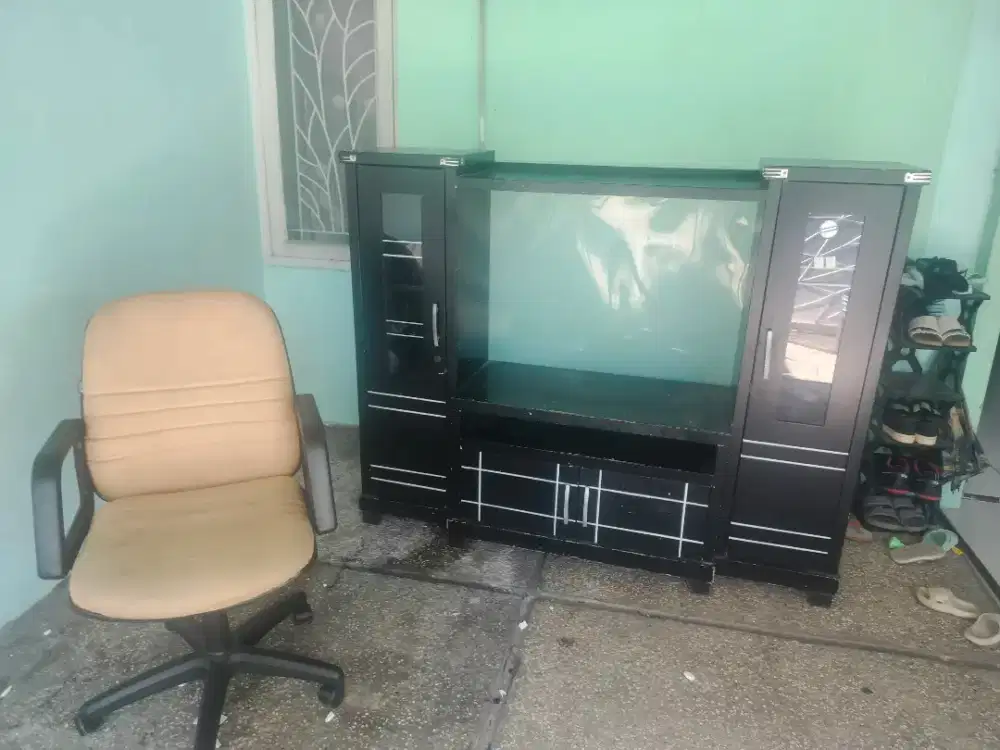 Kursi kantor Dan lemari