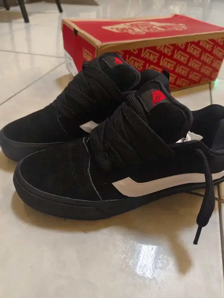 Vans KNU skool size 40