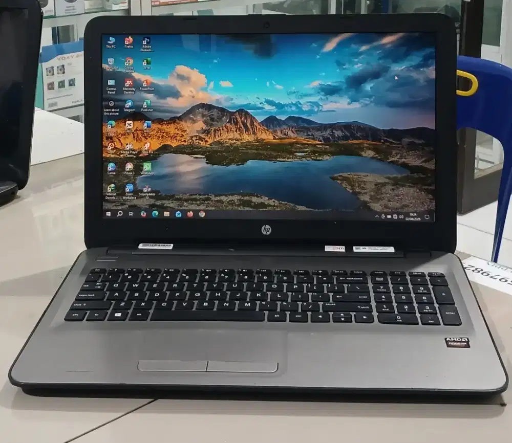 Hp 14 AMD A10 9600P Ram8GB Ssd 256Gb Layar 15in Batre OK