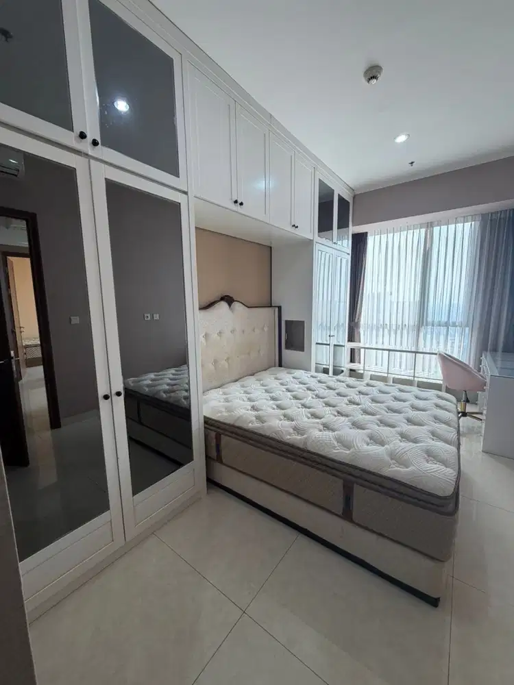 disewakan 2+1 bedroom condo full furnish taman anggrek residence