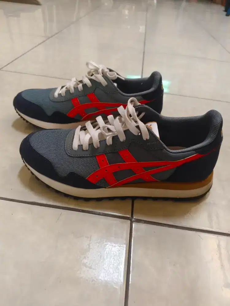 Sepatu Asics tiger runner size 41.5