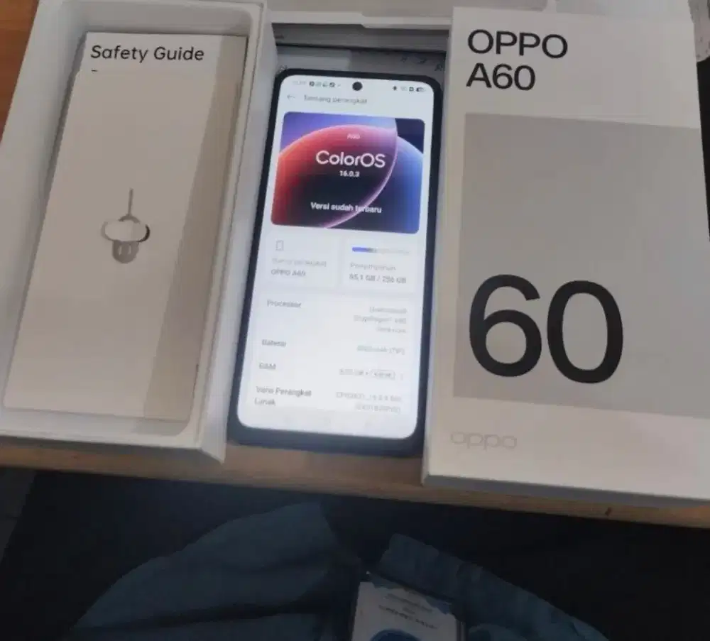 Oppo A60 Ram 12Gb(8+4) internal 256