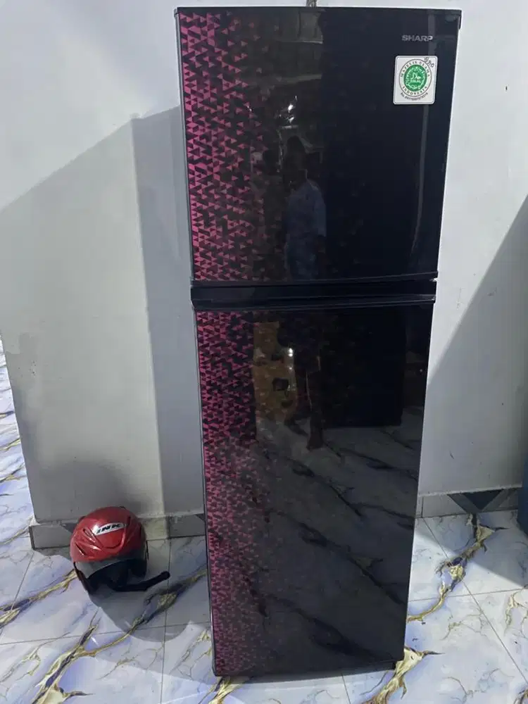 Dijual kulkas 2pintu merk Sharp
