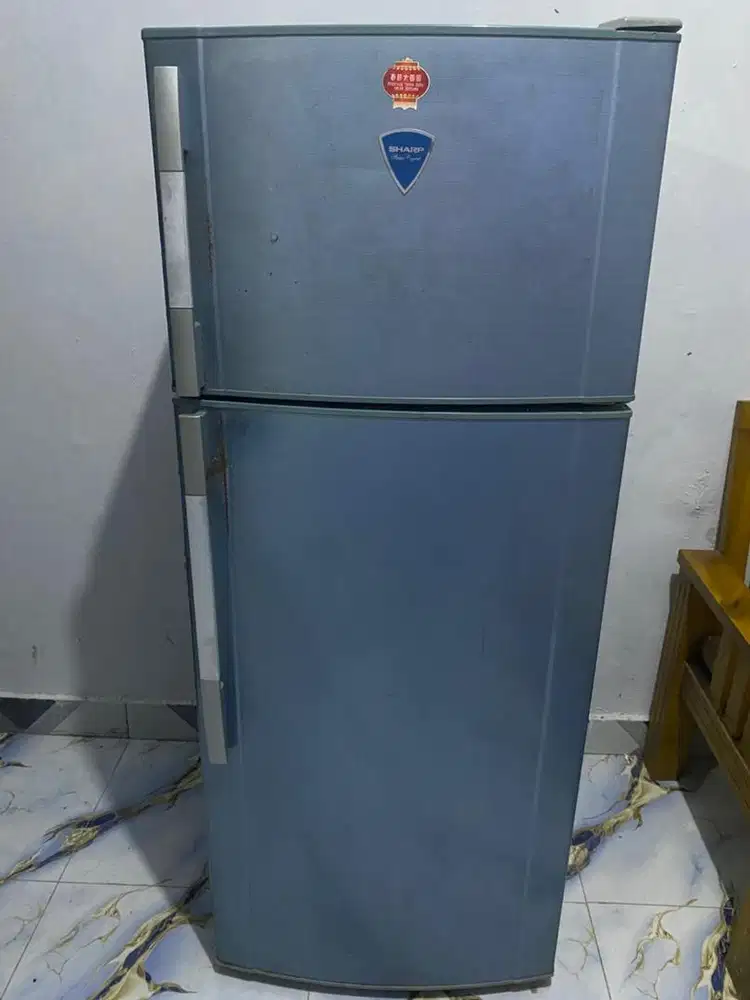 Dijual kulkas 2pintu merk sharp