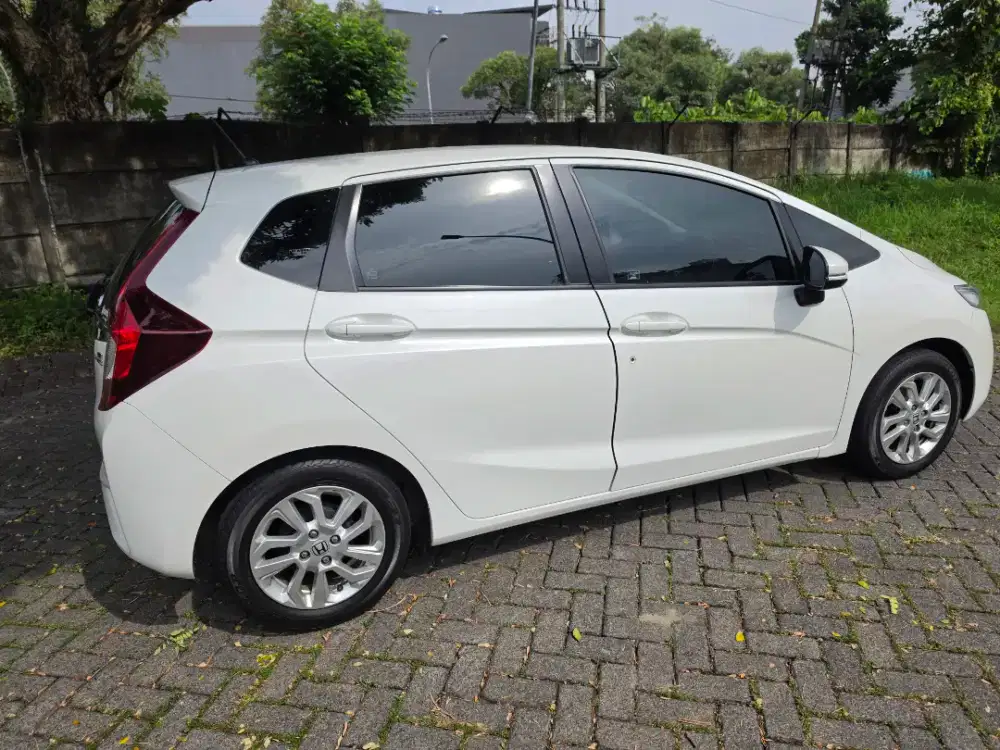 Honda Jazz AT 2021 putih low km