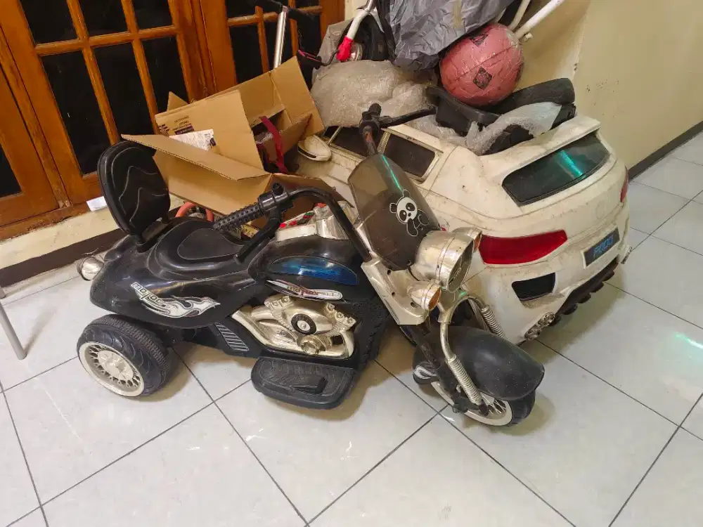 Mobil dan motor mainan anak