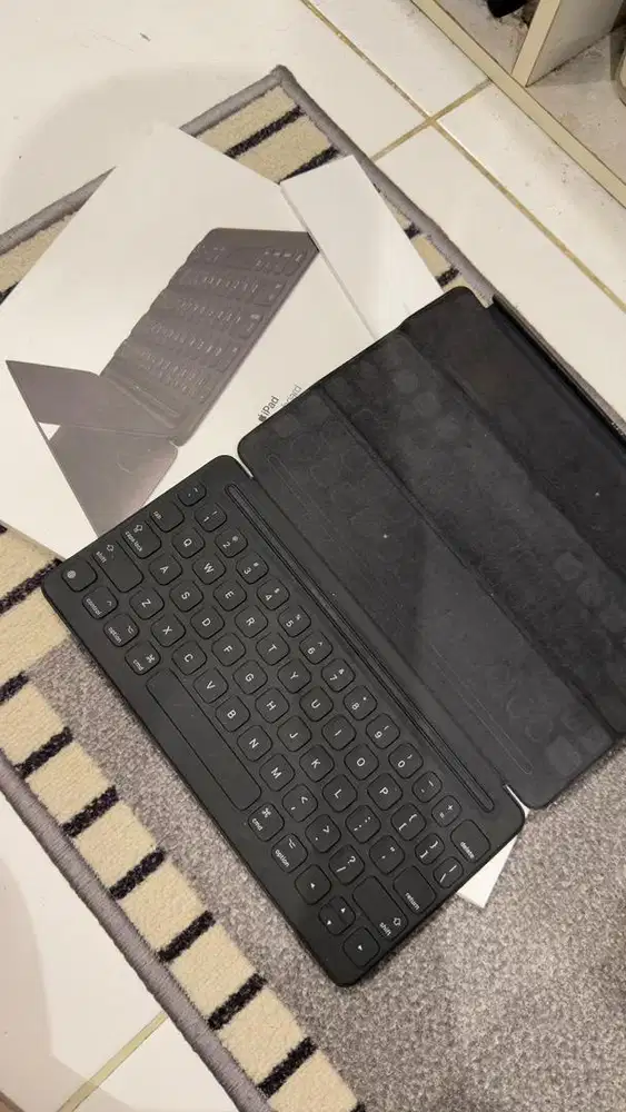 Apple Smart Keyboard Lengkap