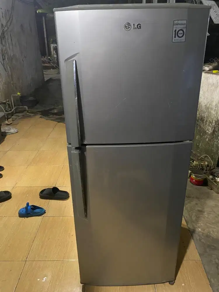 Dijual kulkas 2pintu