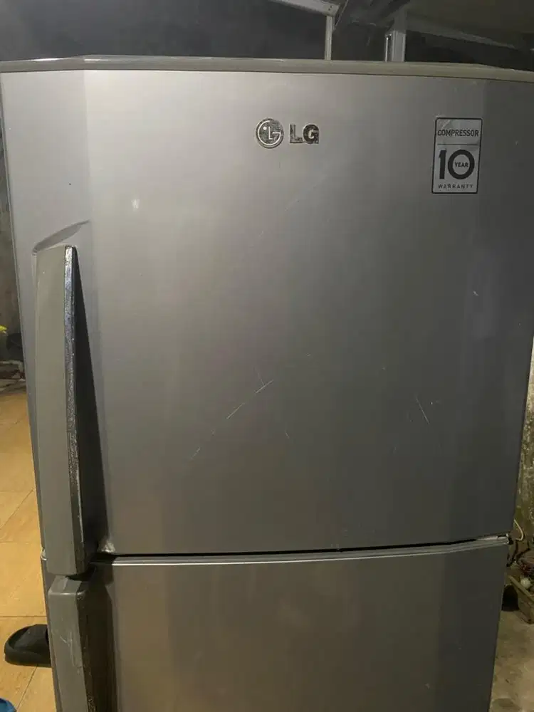 Dijual kulkas 2pintu