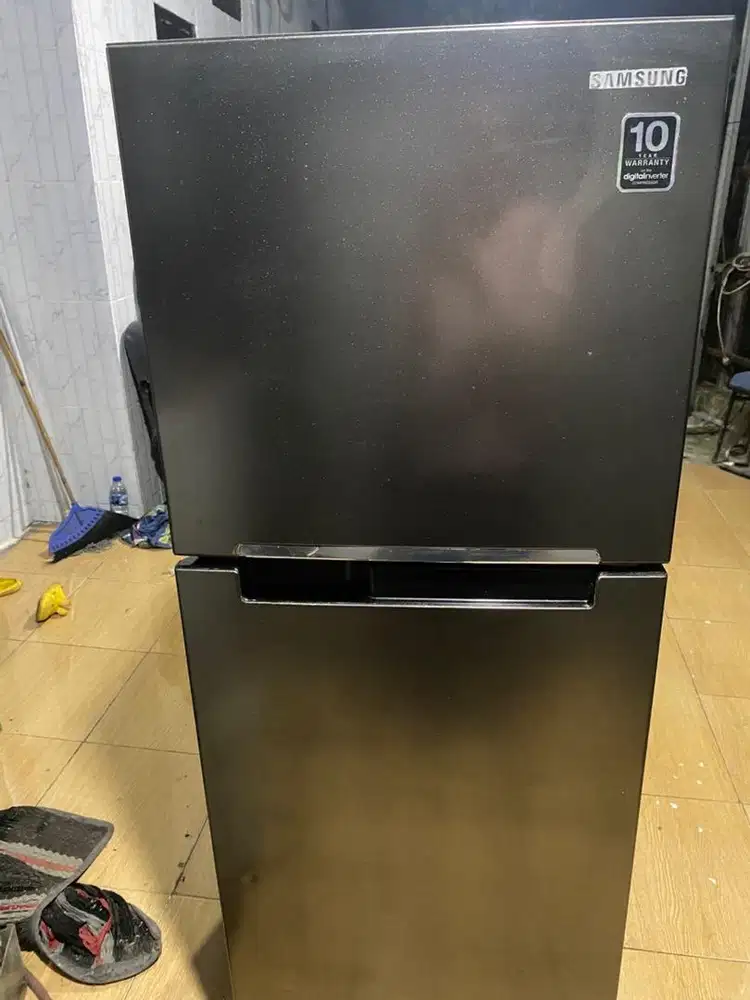 Dijual kulkas 2pintu bagus