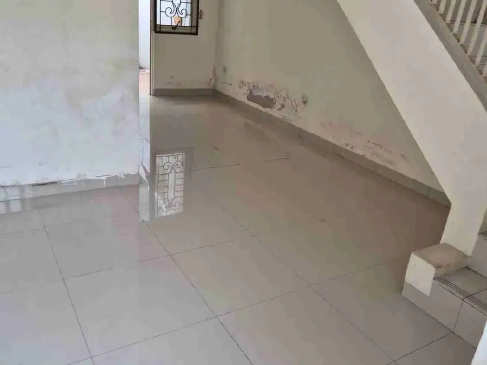 Dijual sgt murah rumah kondisi apa adanya di Residence One-Bsd City