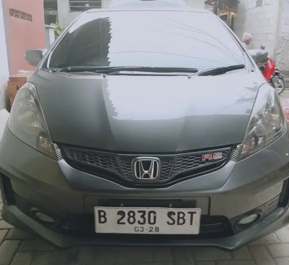 Jual cepat Honda jazz RS Automatic 2013 abu-abu