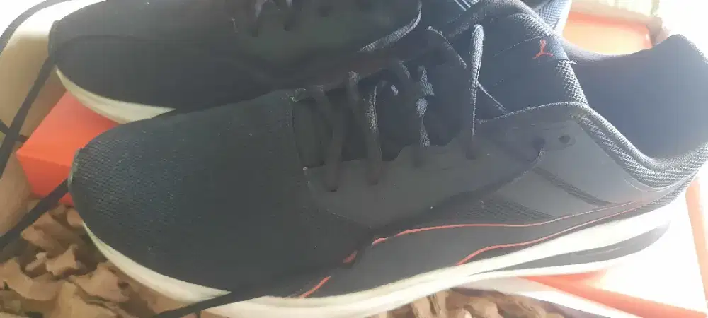 Preloved Sepatu lari PUMA
