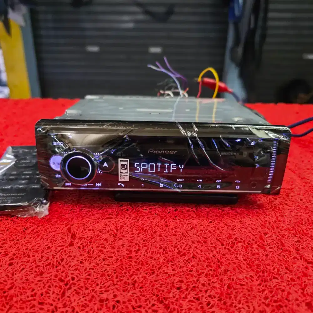 Head Unit Single Din Pioneer DEH-S5250BT Spotify Bluetooth USB CD Aux