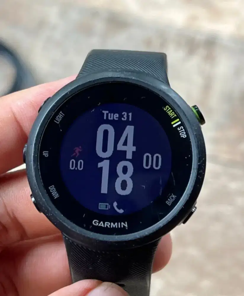 Jam garmen olahraga murce