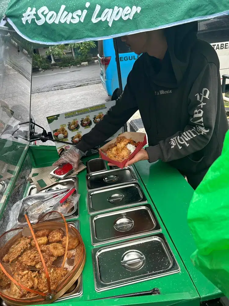 Staff Sepeda Keliling