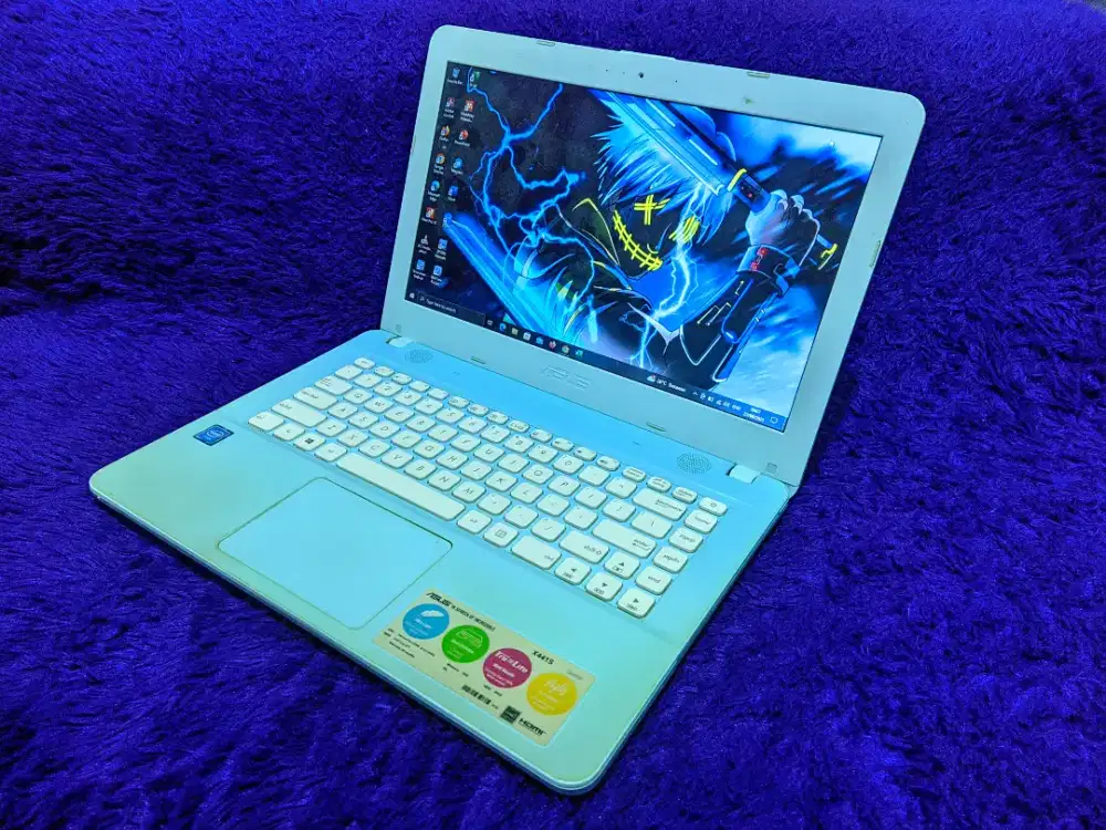 Laptop Asus ram 4gb warna cewe