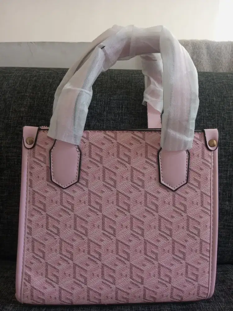 Tas guess pink wanita