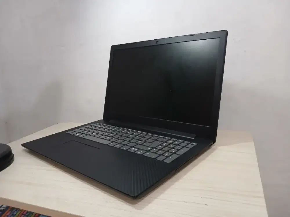 Lenovo v145 15ast AMD A6 GEN 7 RAM4  LED 15INCH
