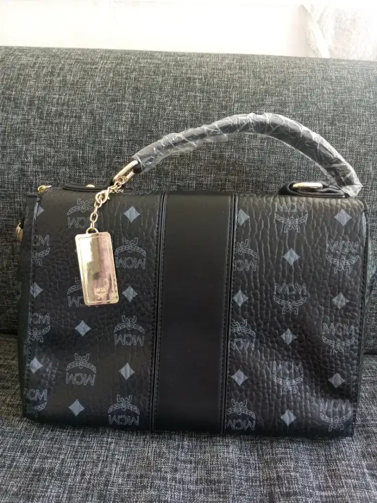 Tas wanita mcm hitam
