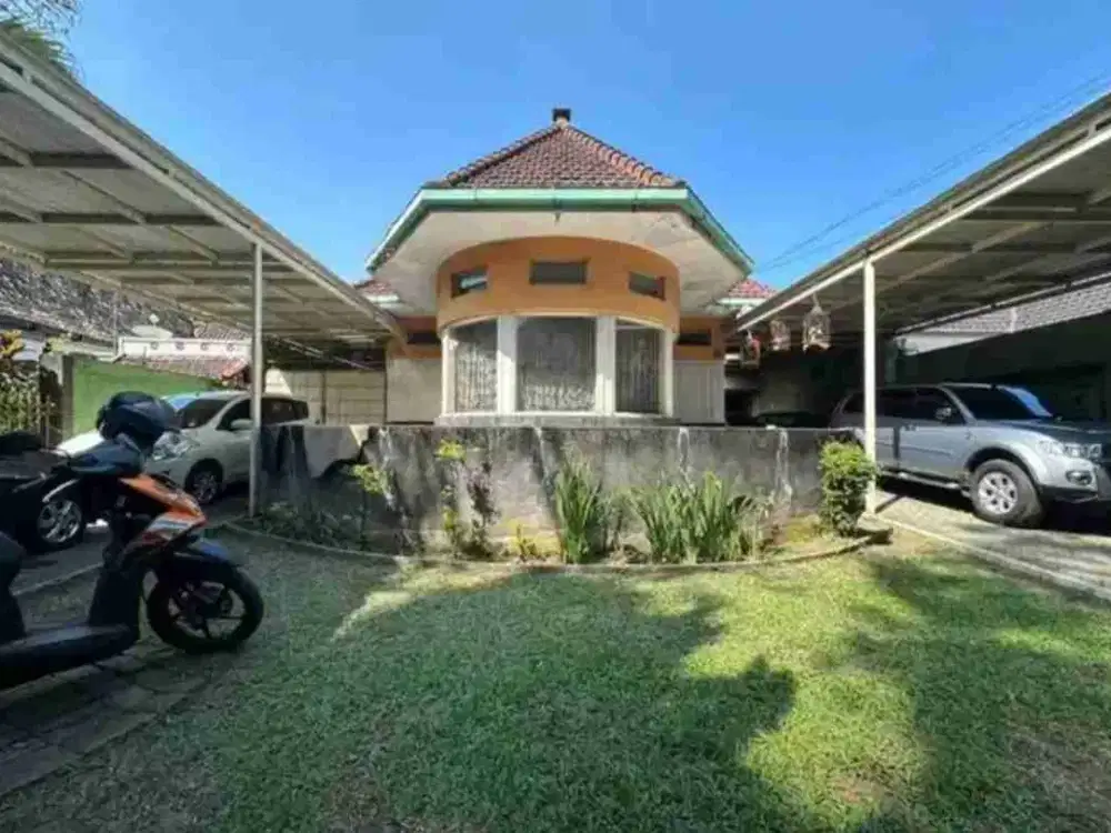 Rumah Ijen Besar Jantung Kota Malang