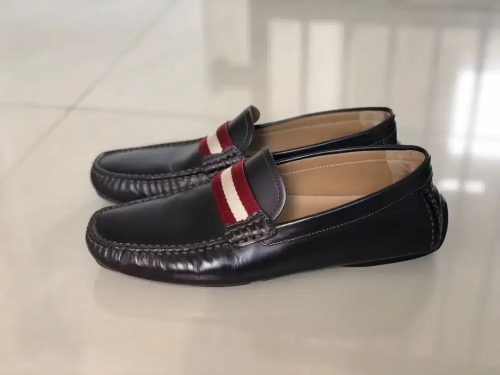 Sepatu Bally Slip On Loafers