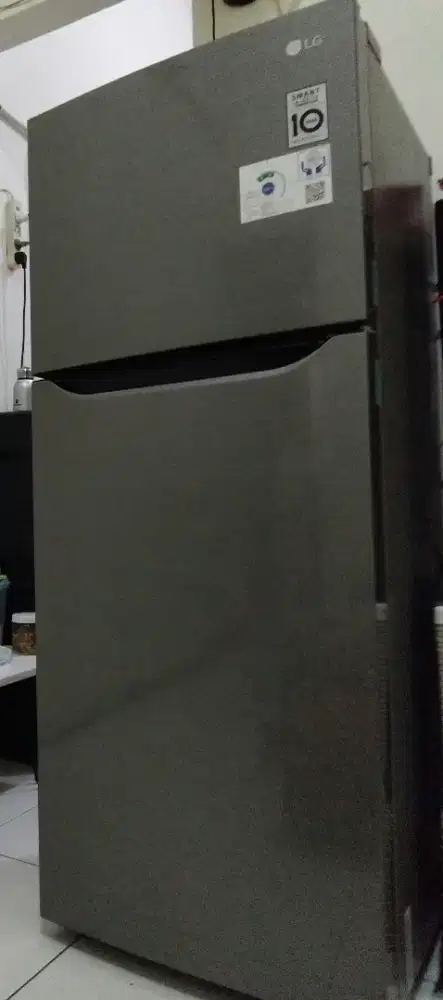 Kulkas LG 2pintu bekas seperti baru