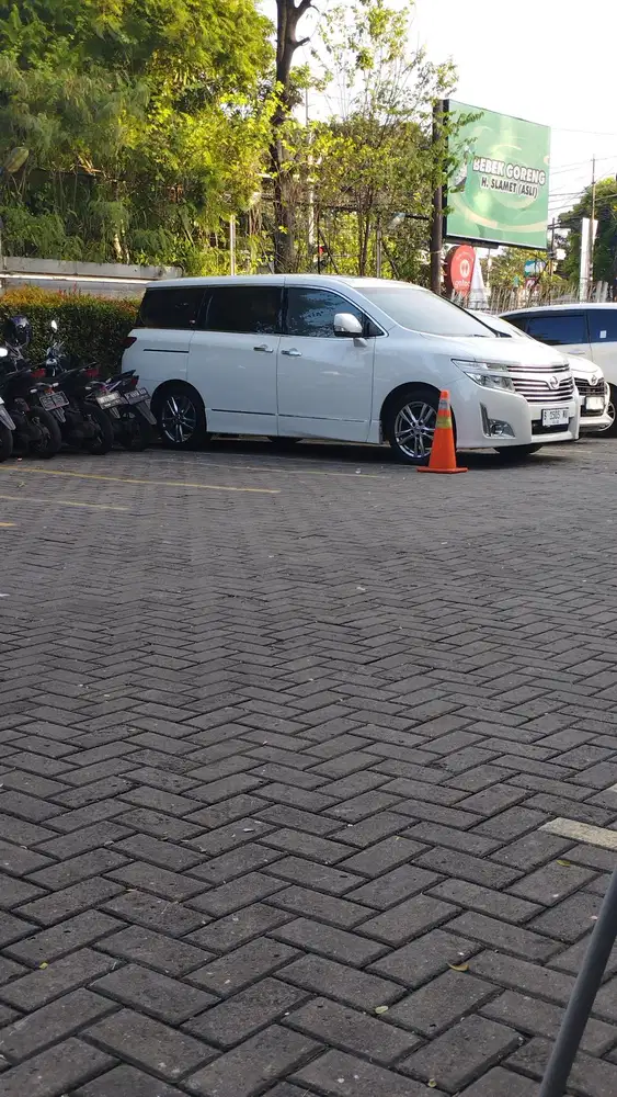 Nissan Elgrand 2011 Bensin