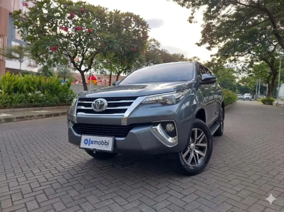 DP 5% Toyota Fortuner 2.4 4x2 VRZ Solar-AT Abu-Abu CSJTB