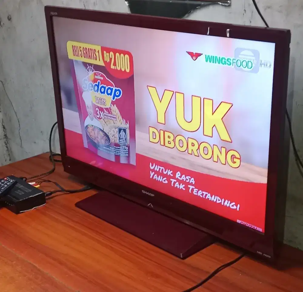 Dijual tv led sharp 32 in analog normal + STB mesin tv masih ori l