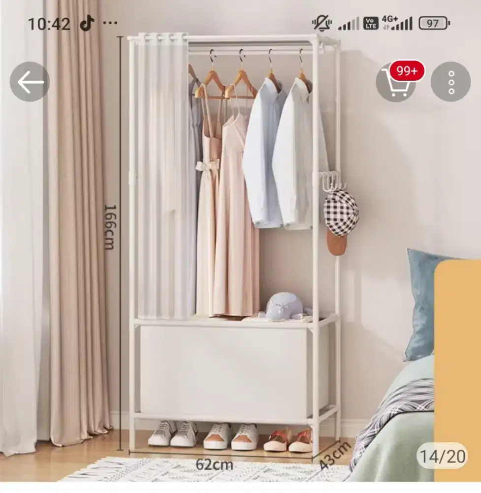 Tempat baju dan gantungan pakaian